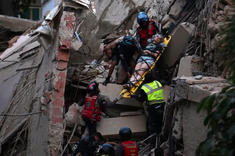 Terremoto de magnitude 7,5 atinge Venezuela e derruba prédios em Caracas