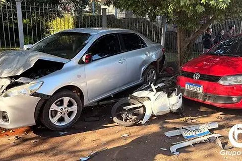 Homem rouba caminhonete, causa acidente com seis veículos e é preso em Frederico Westphalen
