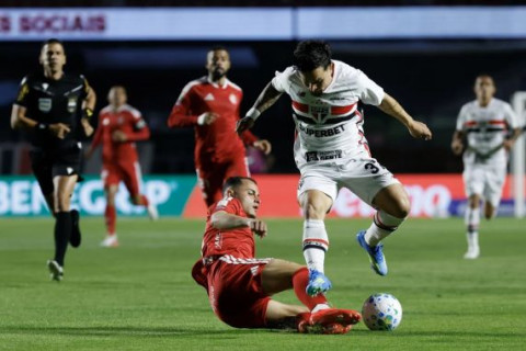 Inter perde para o São Paulo e estaciona no Z-4 do Brasileirão