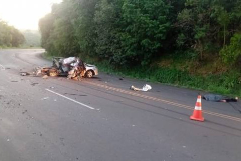 Dois homens morrem em colisão frontal na BR-386 em Frederico Westphalen
