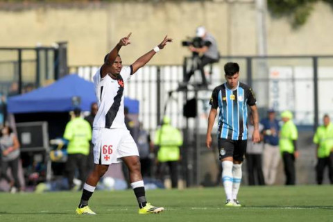 Em reencontro com Renato, Grêmio perde para o Vasco pelo Brasileirão