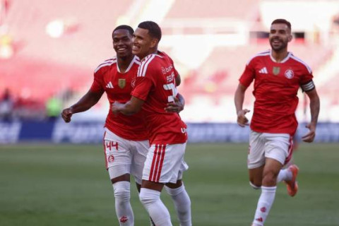 Laterais decidem, Inter vence São Luiz e avança às semifinais para enfrentar o Ypiranga