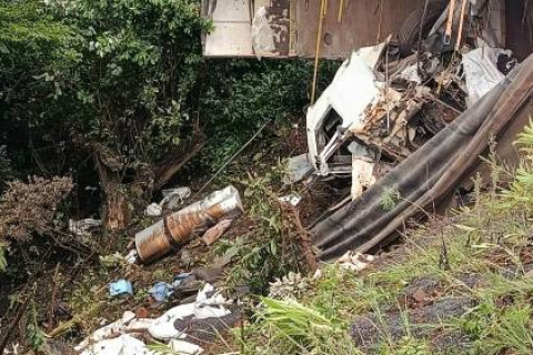 Motorista morre após saída de pista e tombamento na BR-386, em Frederico Westphalen