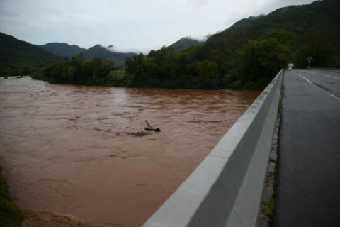 Chuva diminui e frio avança no RS nesta terça-feira, mas rios seguem subindo após temporais