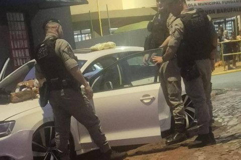 Mulher é presa ao tentar arremessar objetos para dentro da PEMEI, em Ijuí