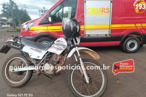 Acidente entre carro e motocicleta é registrado em Três de Maio