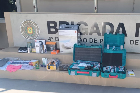 *BRIGADA MILITAR APREENDE GRANDE QUANTIDADE DE MATERIAL DE ORIGEM ESTRANGEIRA EM SANTA ROSA*