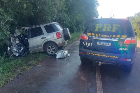 Tragédia na estrada - Polícia Rodoviária Federal (PRF) atende acidente de trânsito com dois óbitos na BR-392, em Guarani das Missões.